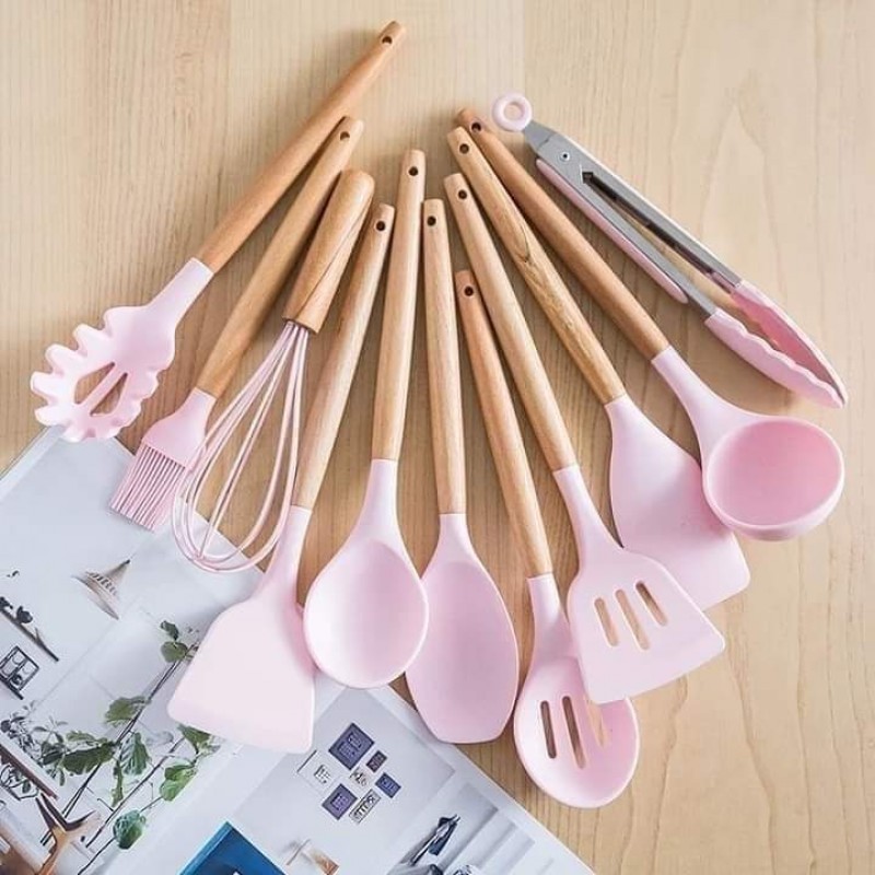 Silicone Kitchenware 12PcsSet With Wooden Handle In A Storage Bucket