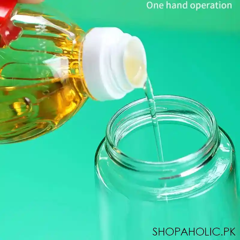 Auto Flip Oil Bottle Dispenser with Handle - 630ml