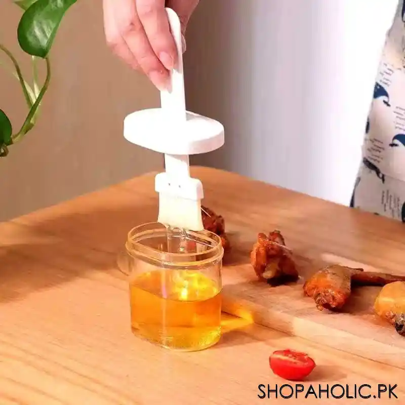 Silicone Oil Bottle Brush Integrated with Lid