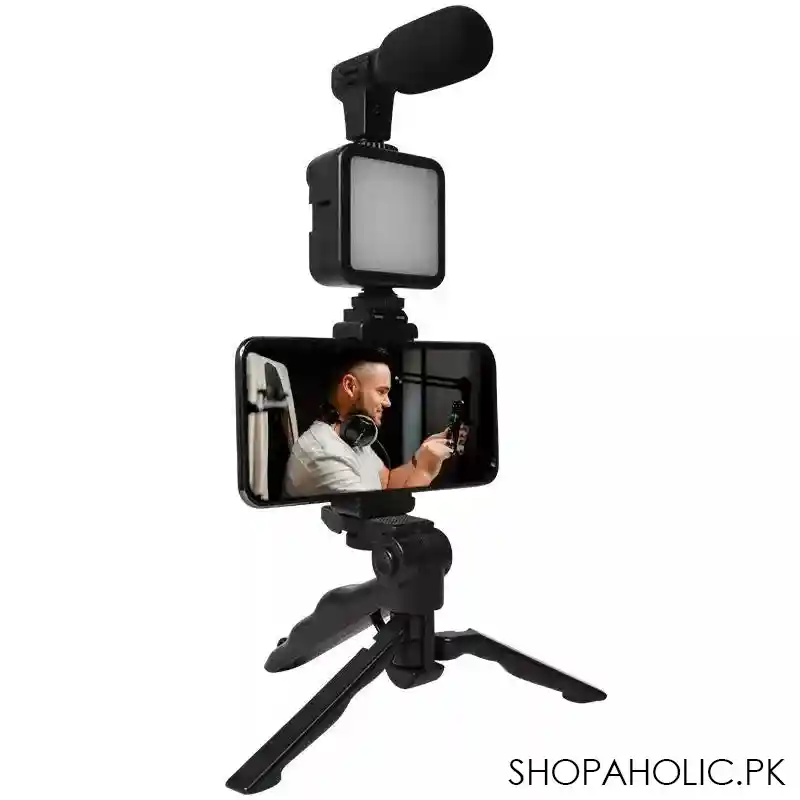 Smart Vlogging Kit with Microphone and LED Light